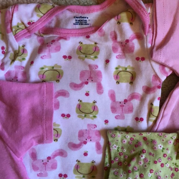 (4) Baby Girl SS Size 18 mo Onsies for Spring! - Picture 2 of 4